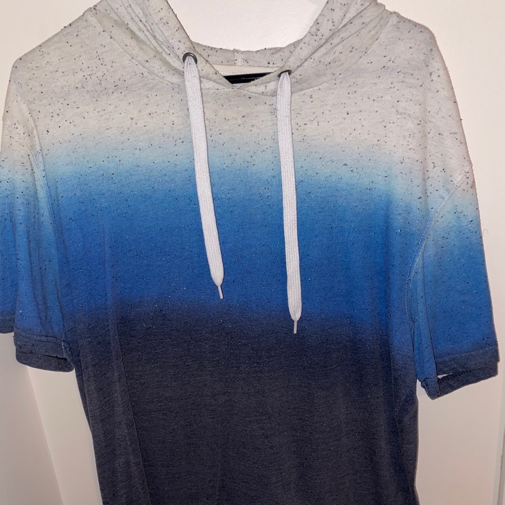 Short sleeved hoodie